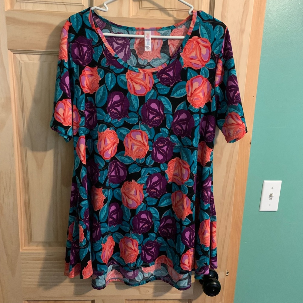 LuLaRoe Irma Simply Comfortable Floral Top
